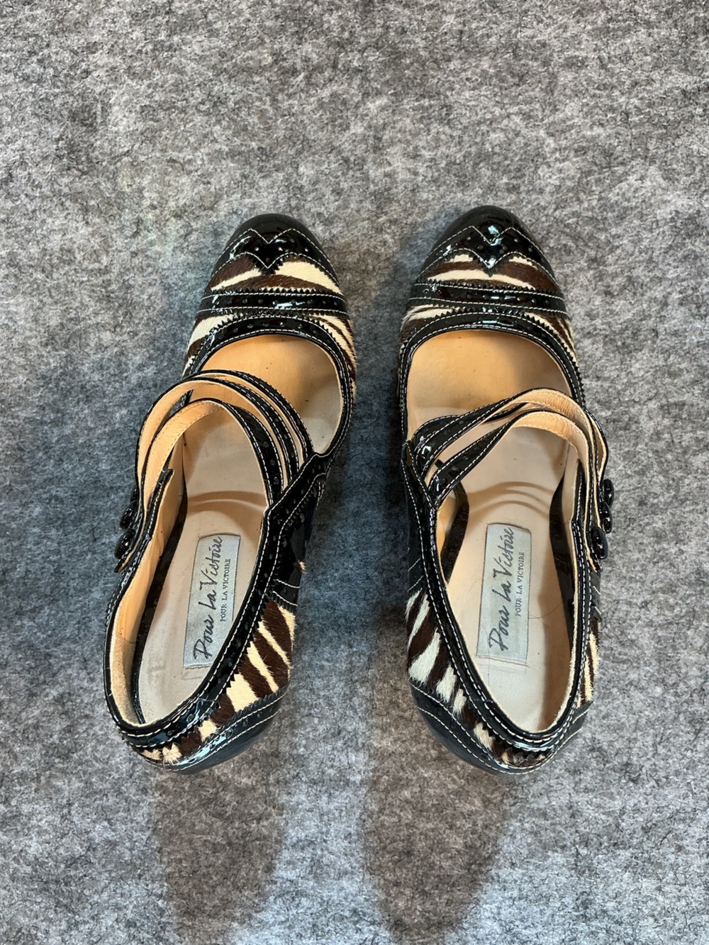 Pour La Victoire Black & White Zebra Print Mary Jane Heels Size 8.5